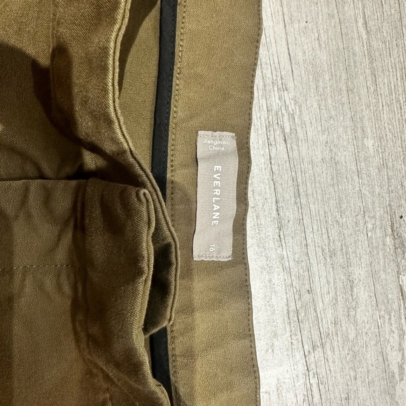 Everlane Utility Pants | Size 16 | Army Green | Seamed Back - Picture 4 of 5